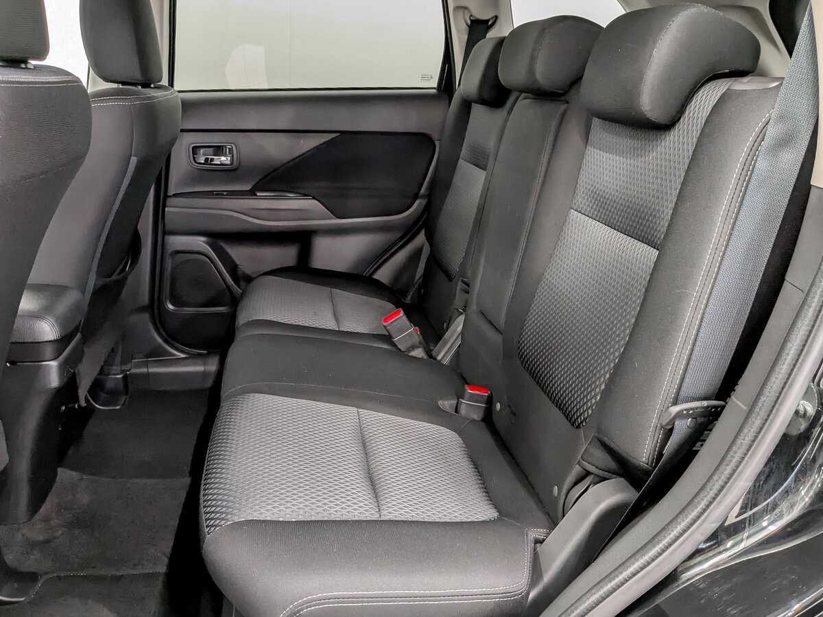 Купить Mitsubishi Outlander с пробегом. Фото: #11