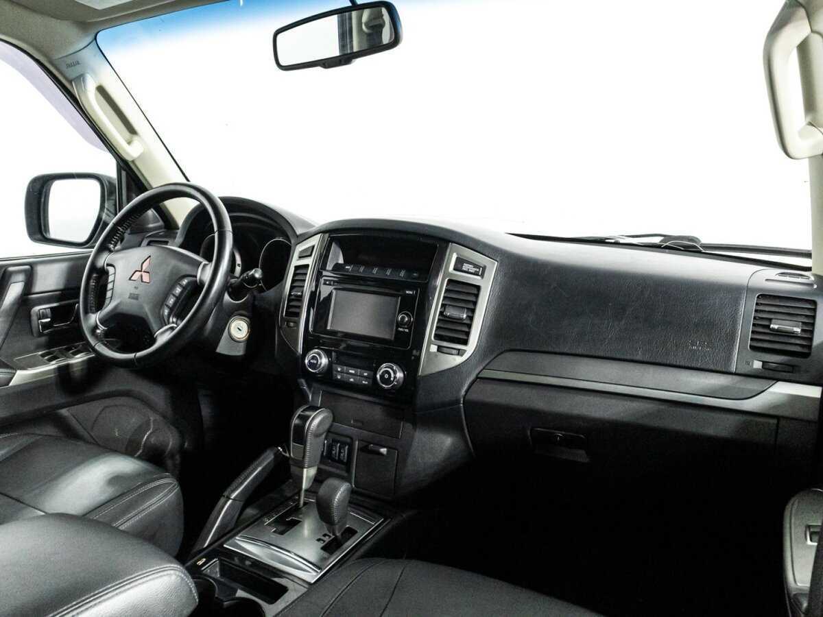 Купить Mitsubishi Pajero с пробегом. Фото: #6