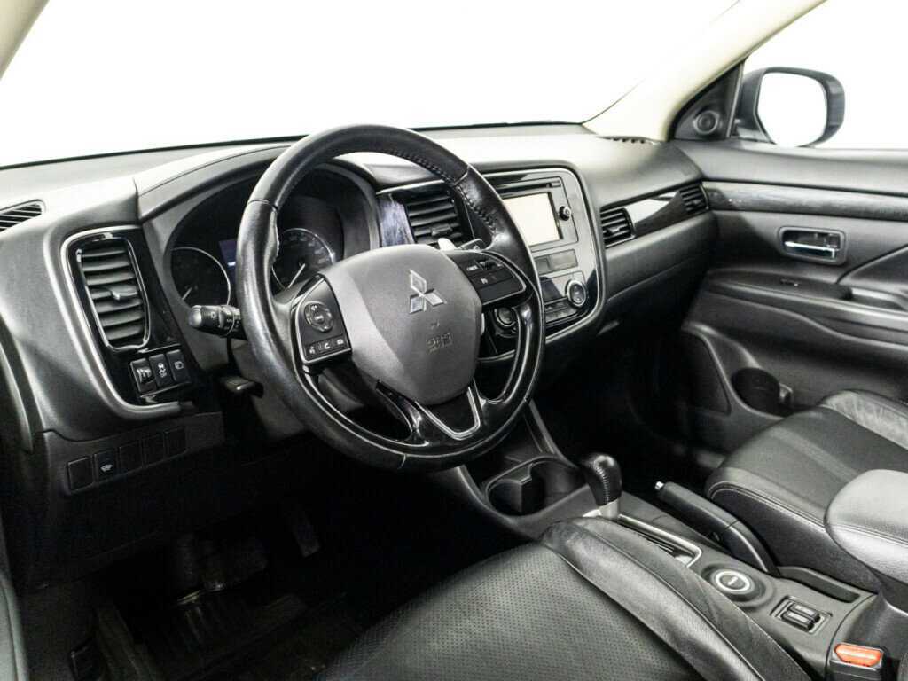 Купить Mitsubishi Outlander с пробегом. Фото: #10