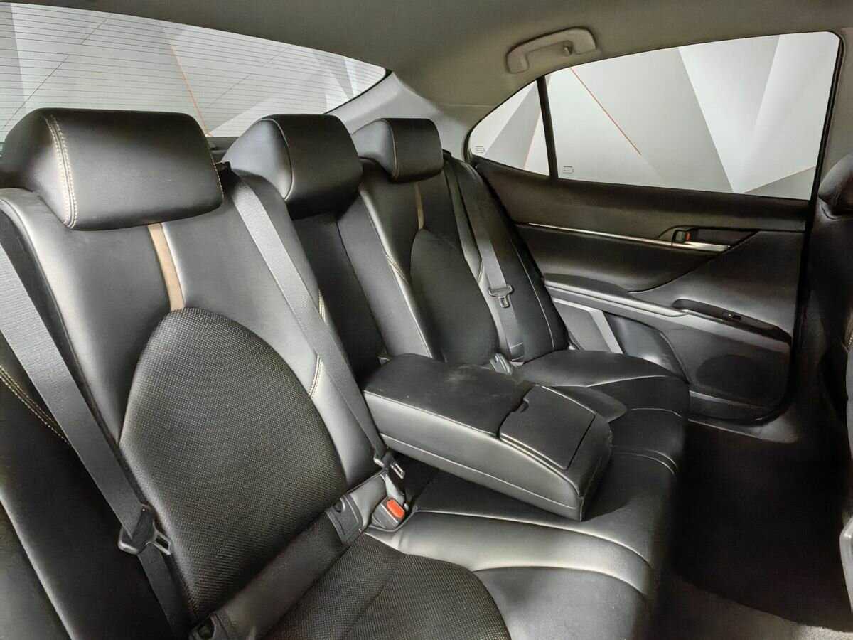 Купить Toyota Camry с пробегом. Фото: #12