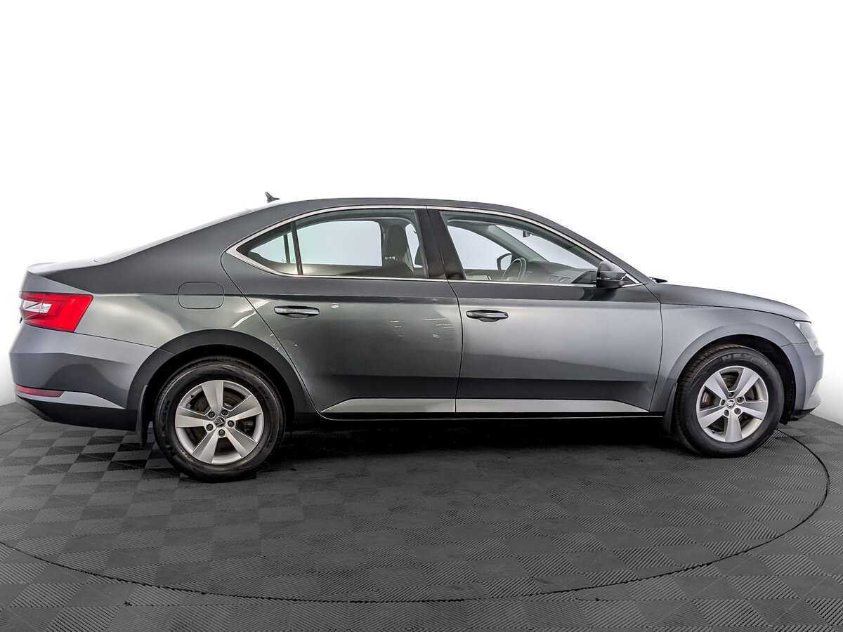 Купить Skoda Superb с пробегом. Фото: #3