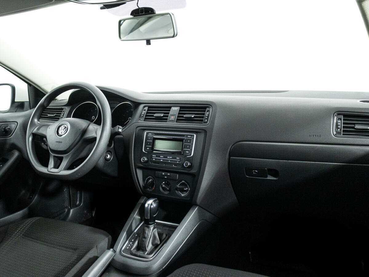 Купить Volkswagen Jetta с пробегом. Фото: #8