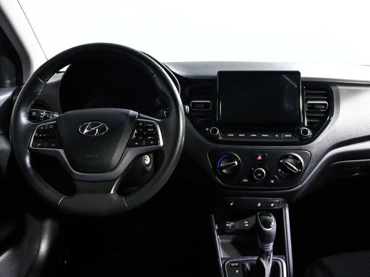 Купить Hyundai Solaris с пробегом. Фото: #11