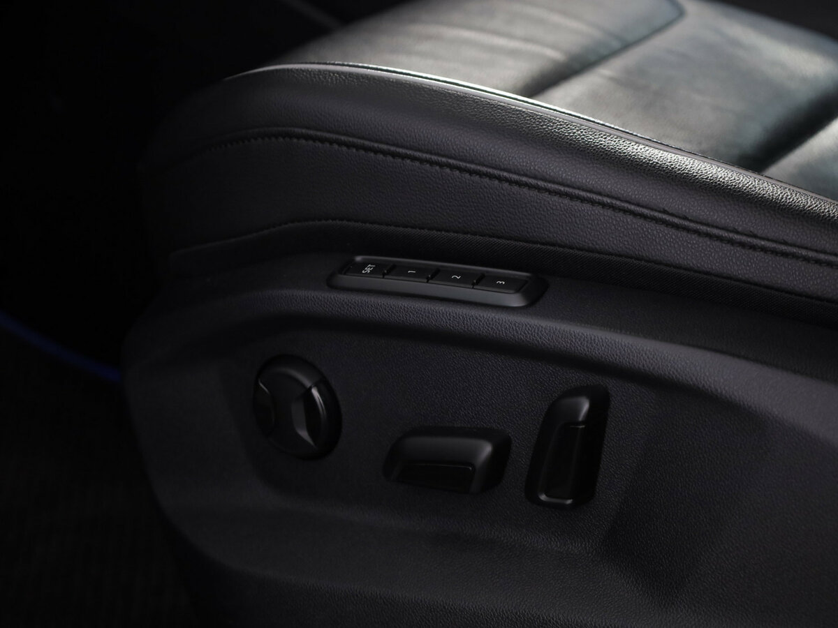 Купить Volkswagen Tiguan с пробегом. Фото: #18