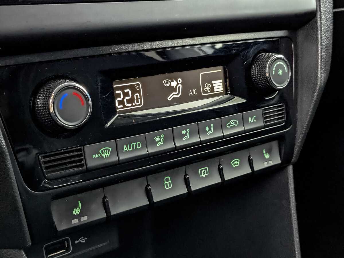 Купить Skoda Rapid с пробегом. Фото: #16