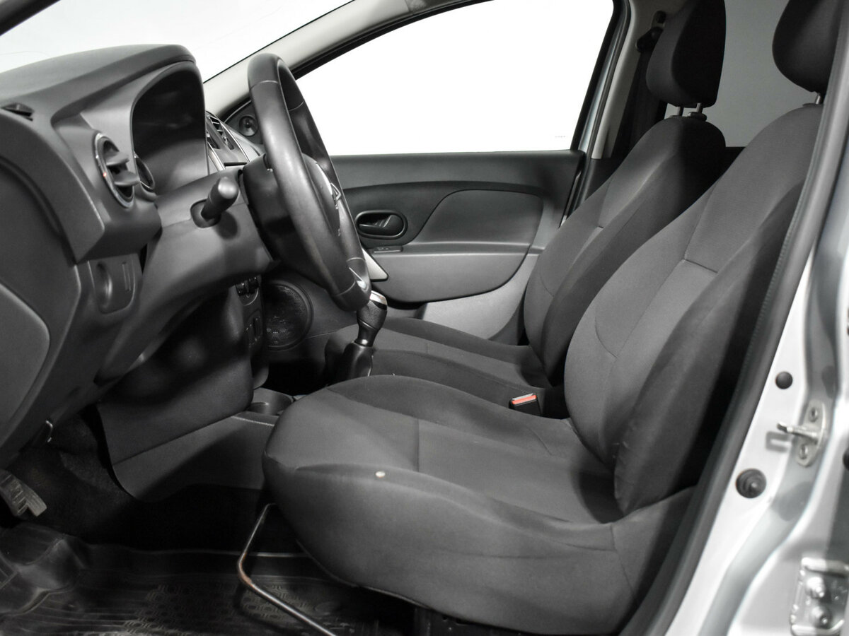 Купить Renault Sandero с пробегом. Фото: #9
