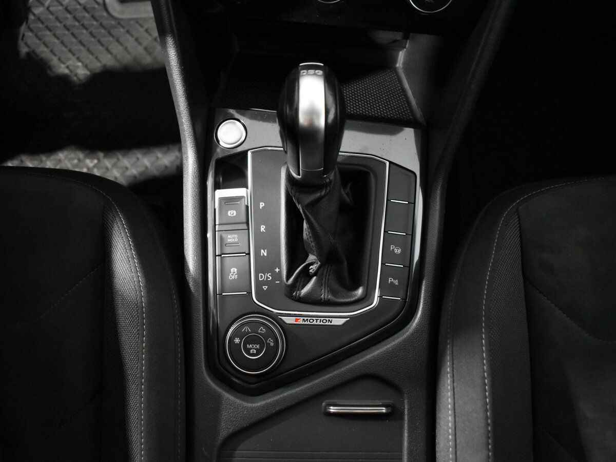 Купить Volkswagen Tiguan с пробегом. Фото: #8
