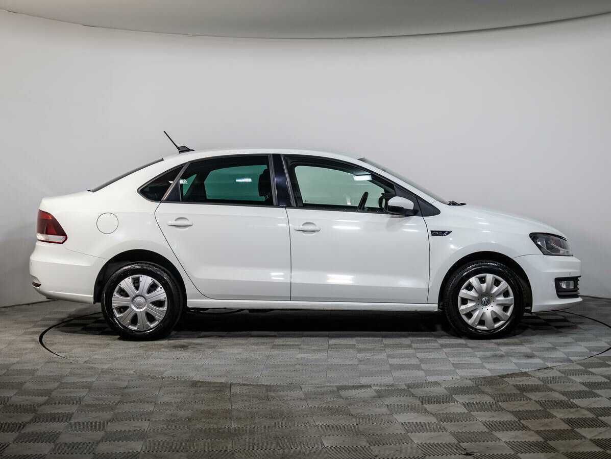 Купить Volkswagen Polo с пробегом. Фото: #2
