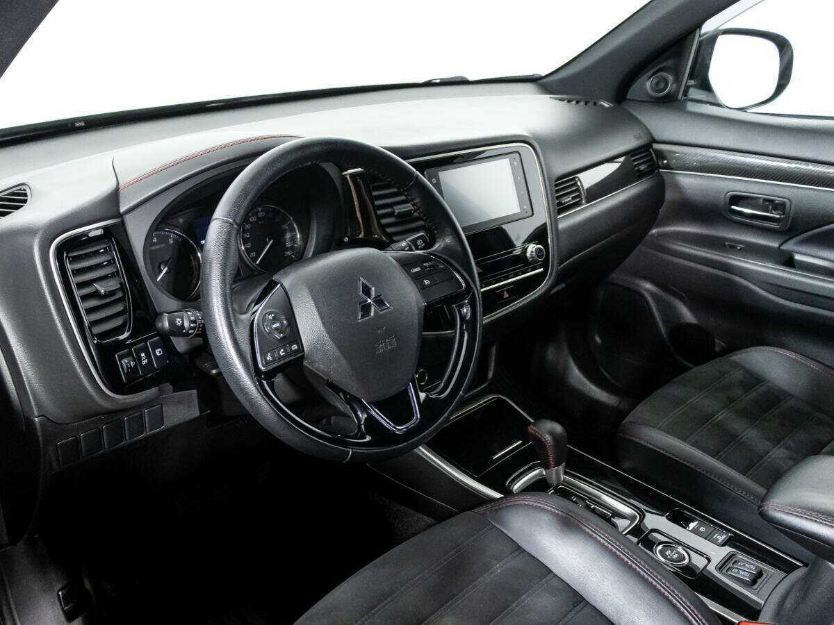 Купить Mitsubishi Outlander с пробегом. Фото: #10