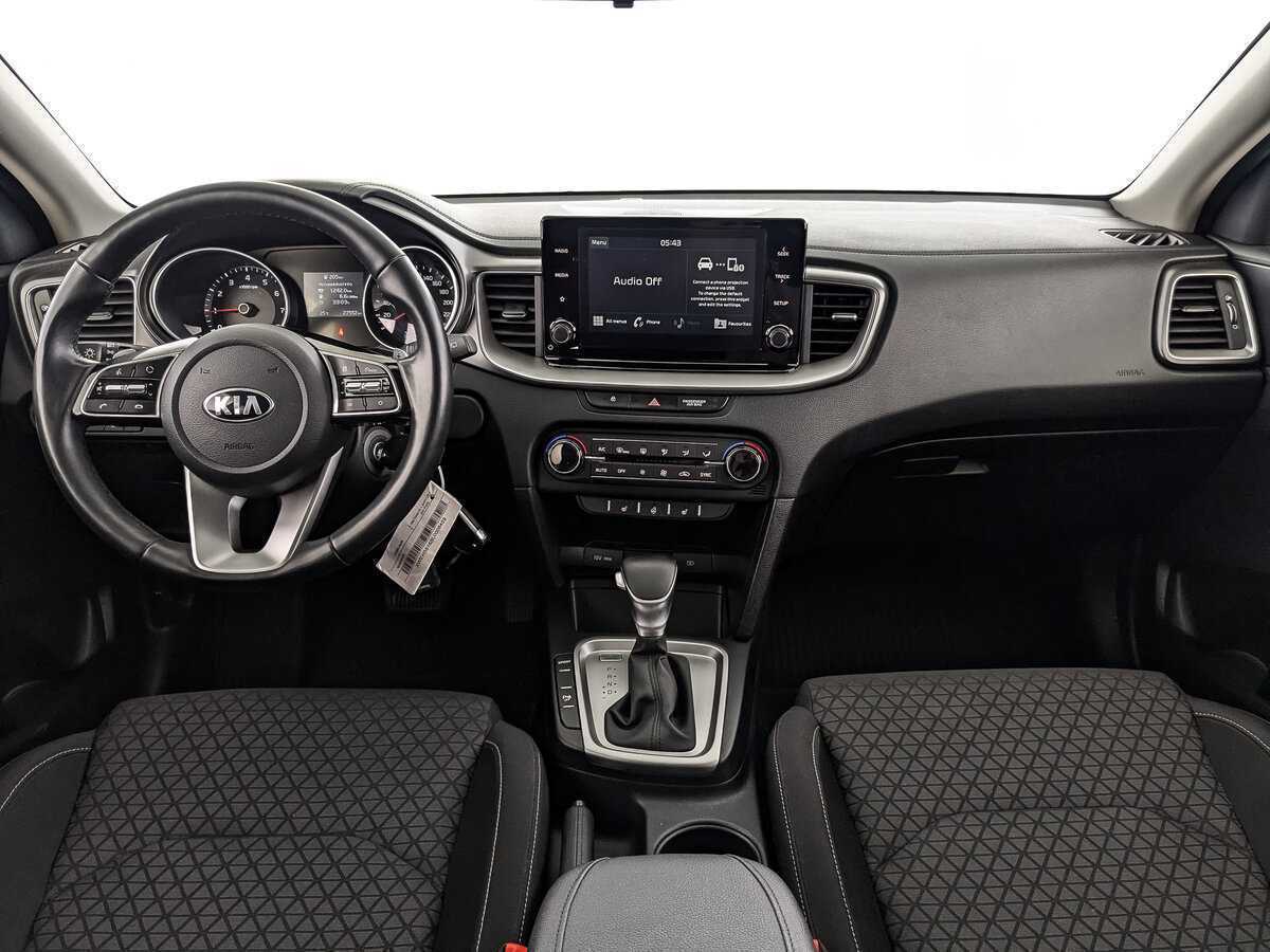 Купить Kia Ceed с пробегом. Фото: #9