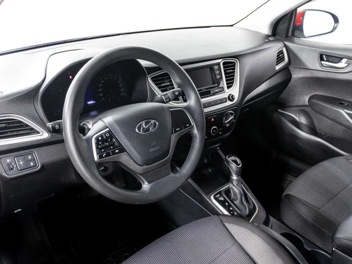 Купить Hyundai Solaris с пробегом. Фото: #10