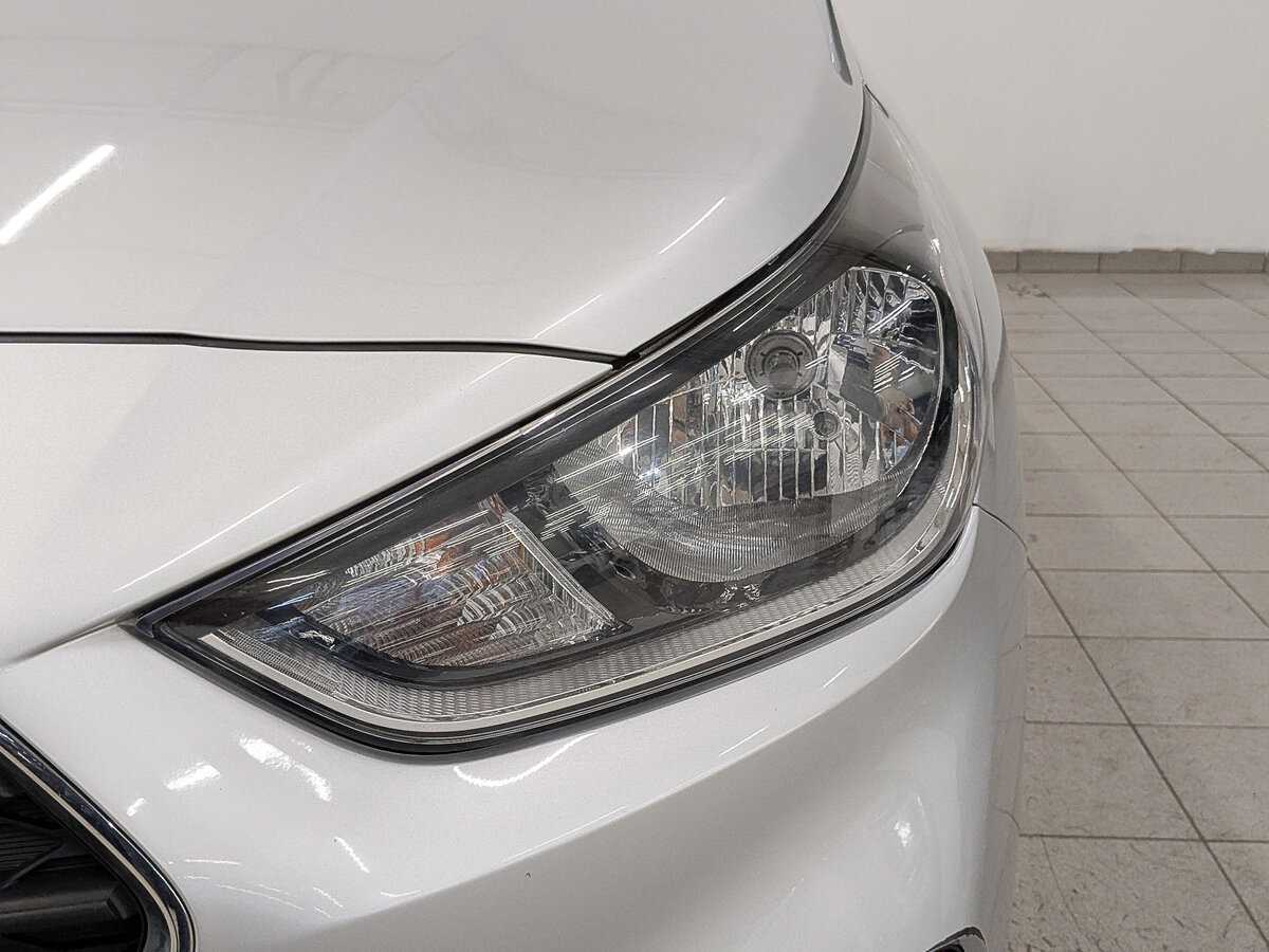 Купить Hyundai Solaris с пробегом. Фото: #10