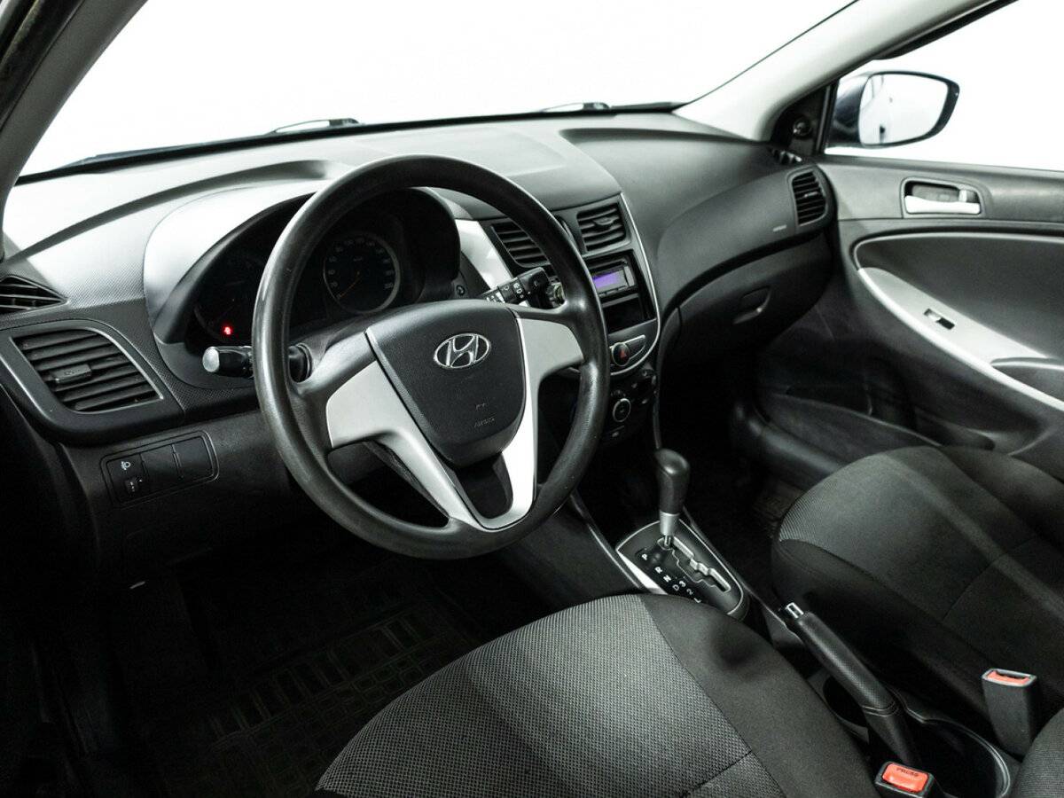 Купить Hyundai Solaris с пробегом. Фото: #10