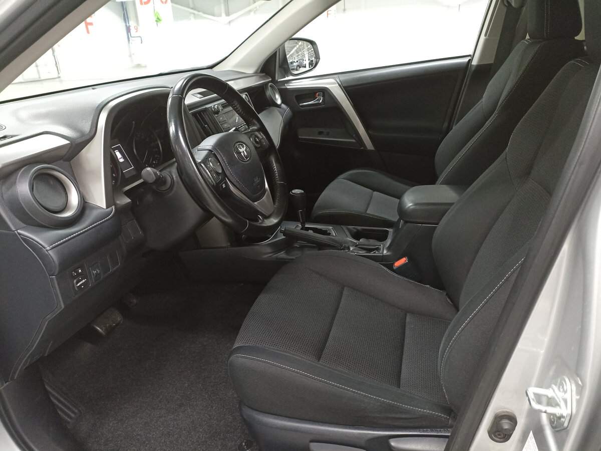 Купить Toyota RAV4 с пробегом. Фото: #15