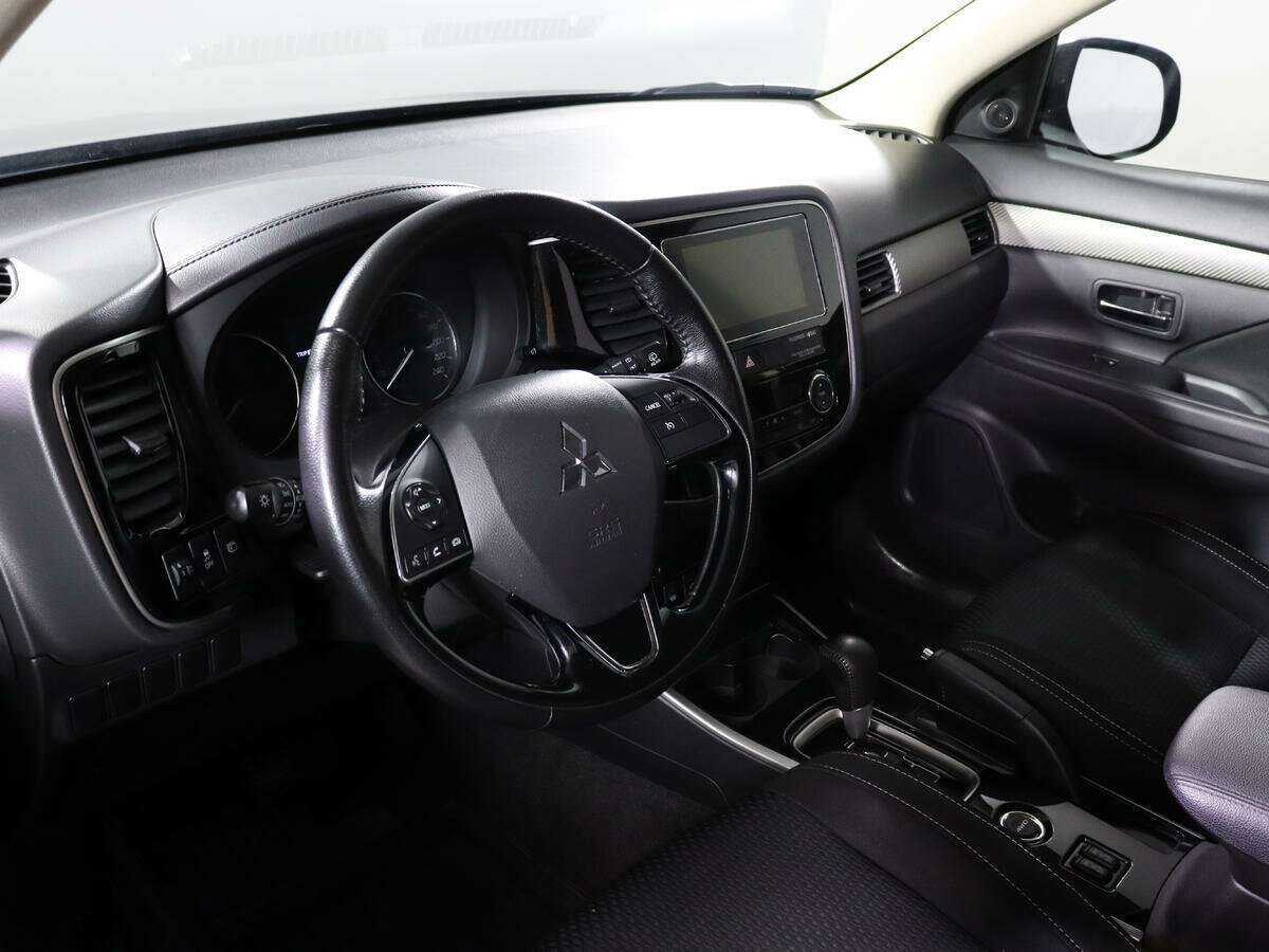 Купить Mitsubishi Outlander с пробегом. Фото: #8