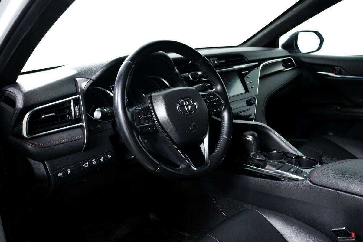 Купить Toyota Camry с пробегом. Фото: #12