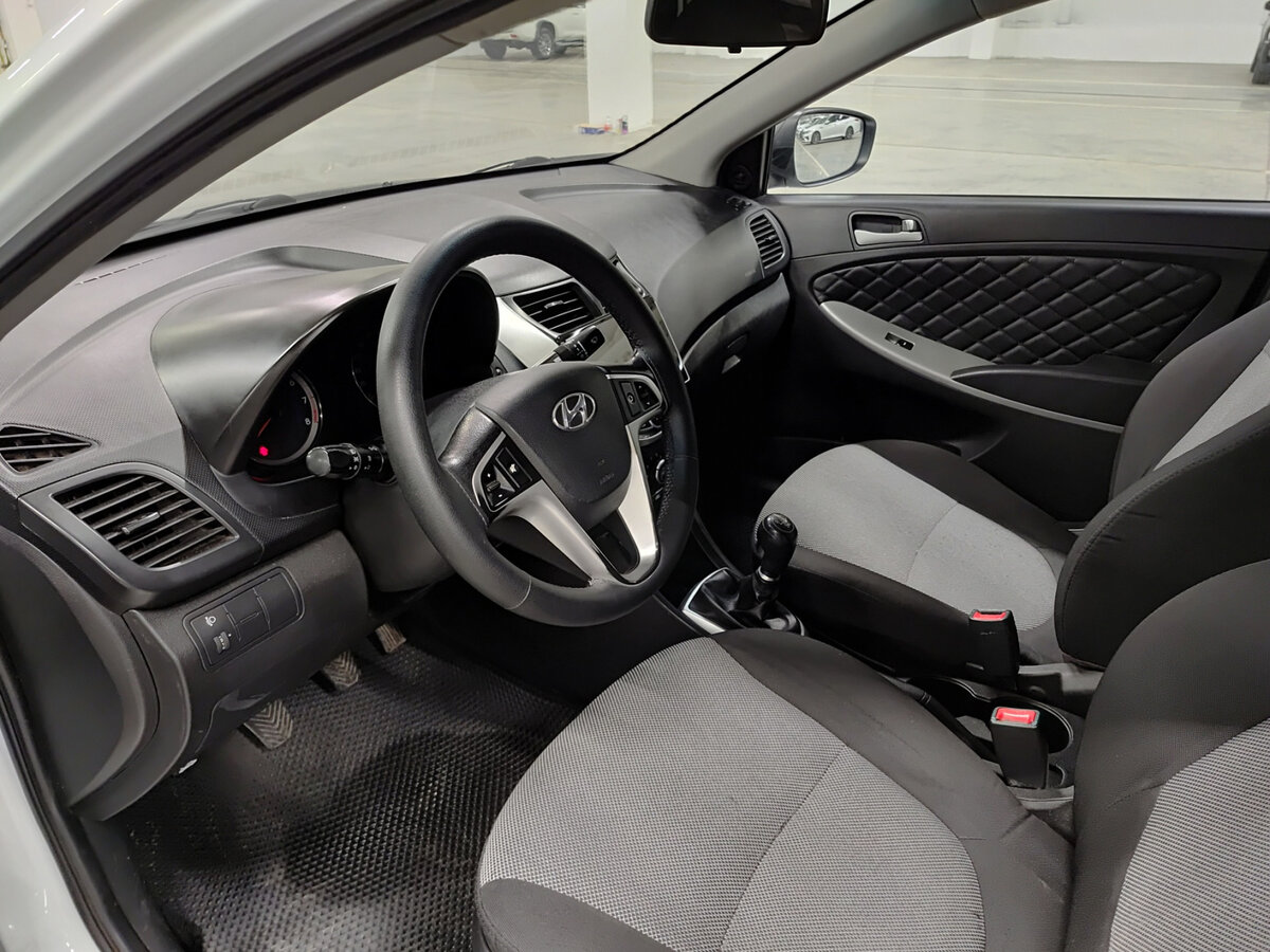 Купить Hyundai Solaris с пробегом. Фото: #15