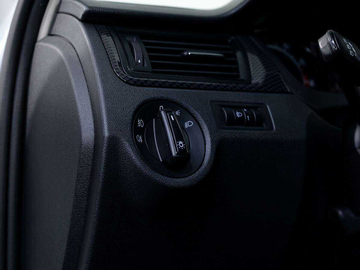 Купить Skoda Rapid с пробегом. Фото: #16