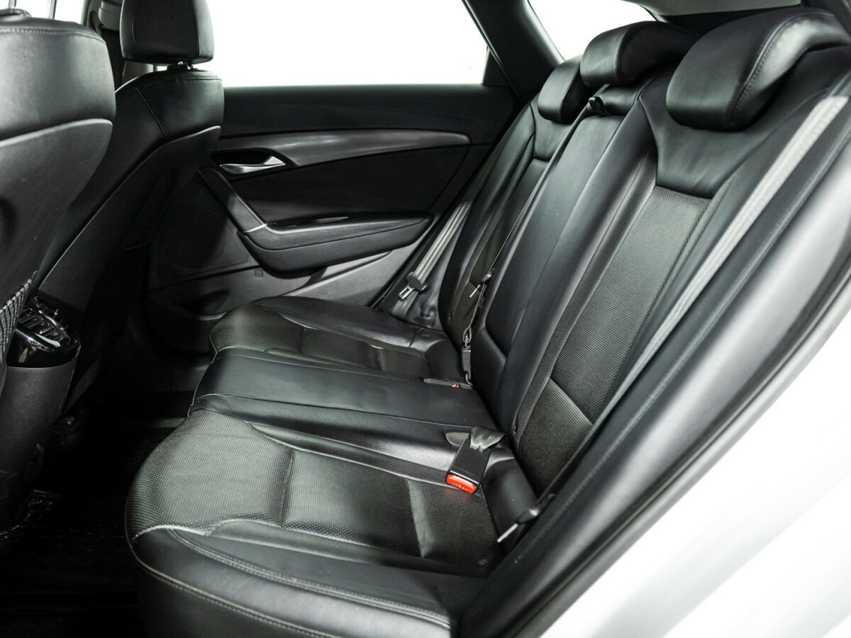 Купить Hyundai i40 с пробегом. Фото: #9