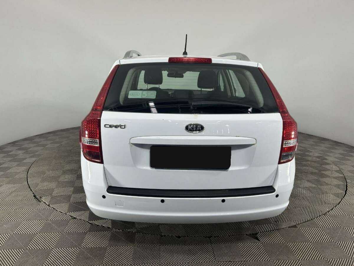 Купить Kia Ceed с пробегом. Фото: #2