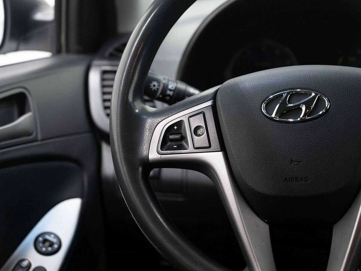 Купить Hyundai Solaris с пробегом. Фото: #15