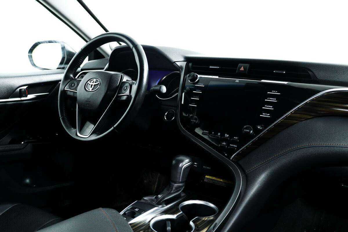 Купить Toyota Camry с пробегом. Фото: #8