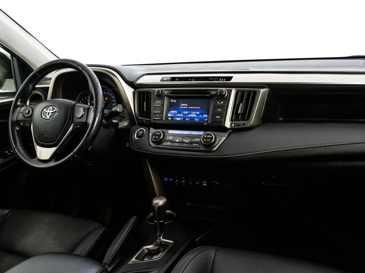 Купить Toyota RAV4 с пробегом. Фото: #6