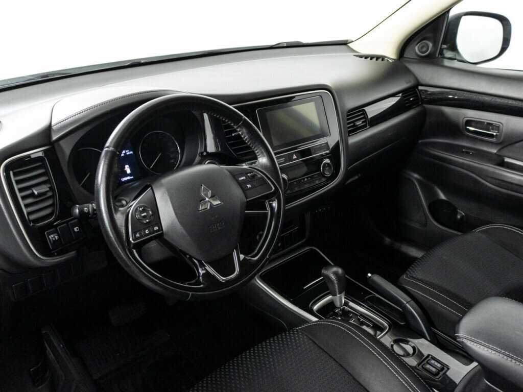 Купить Mitsubishi Outlander с пробегом. Фото: #10