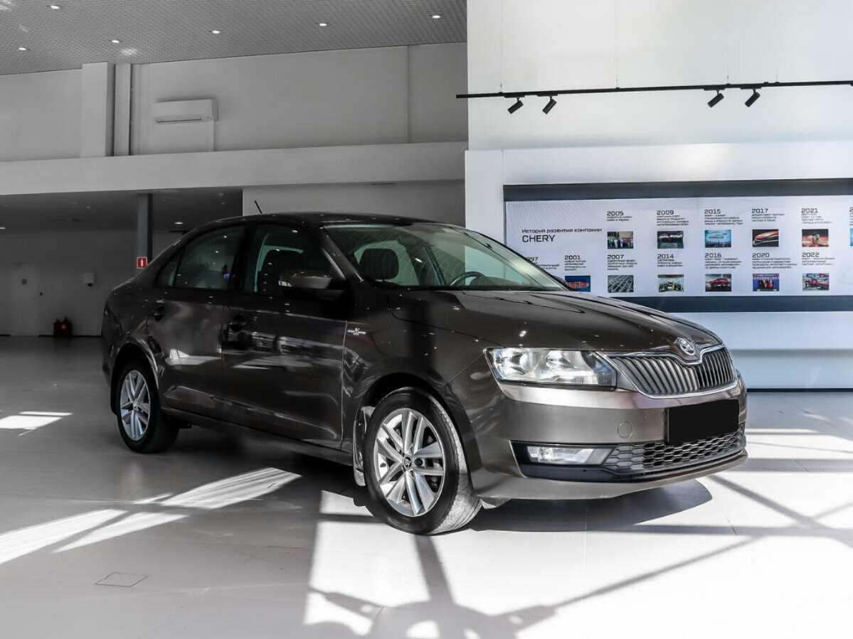 Купить Skoda Rapid с пробегом. Фото: #2