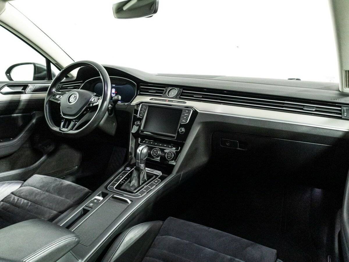 Купить Volkswagen Passat с пробегом. Фото: #8