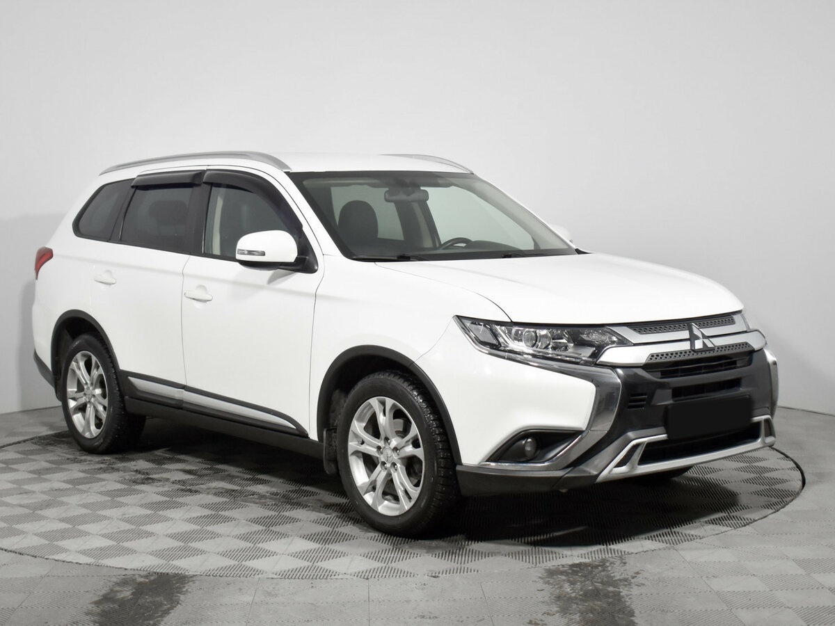 Купить Mitsubishi Outlander с пробегом. Фото: #2