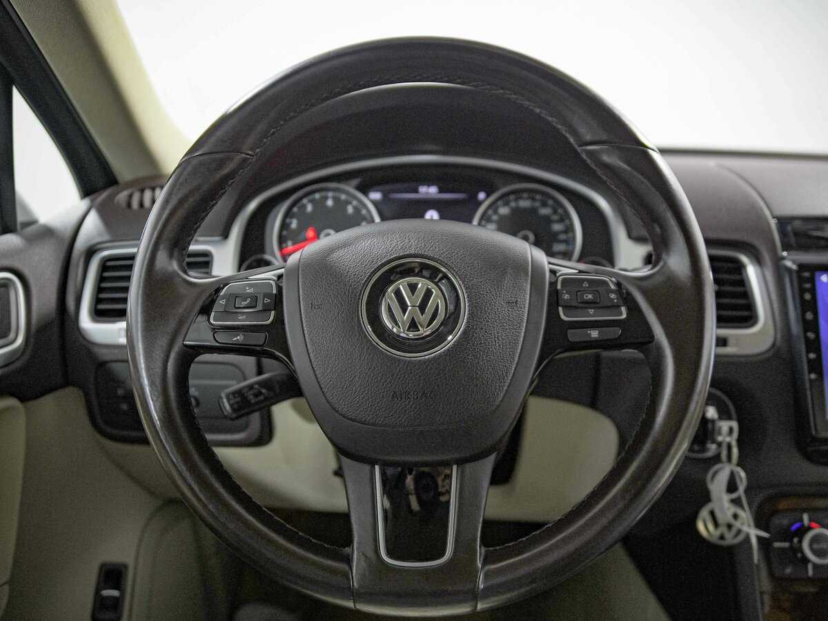 Купить Volkswagen Touareg с пробегом. Фото: #8