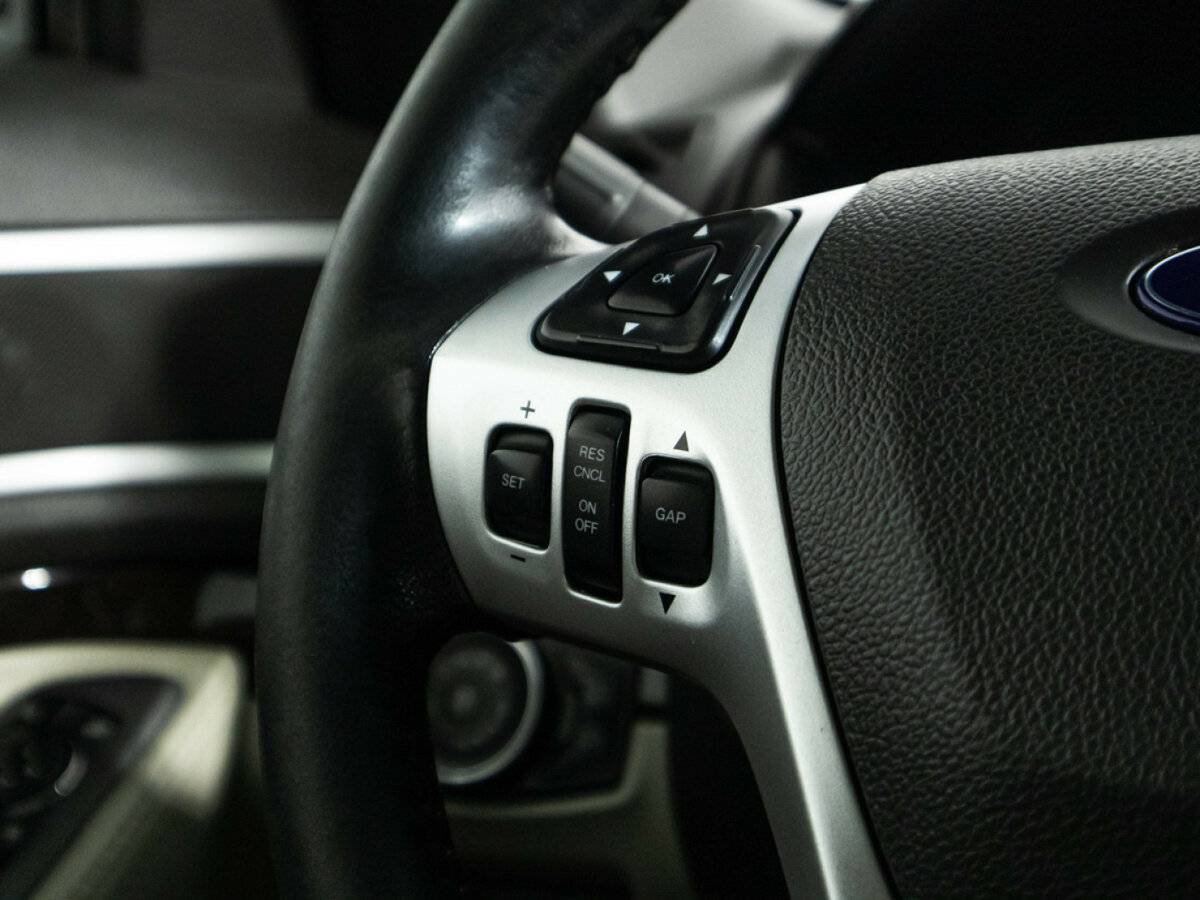 Купить Ford Explorer с пробегом. Фото: #18