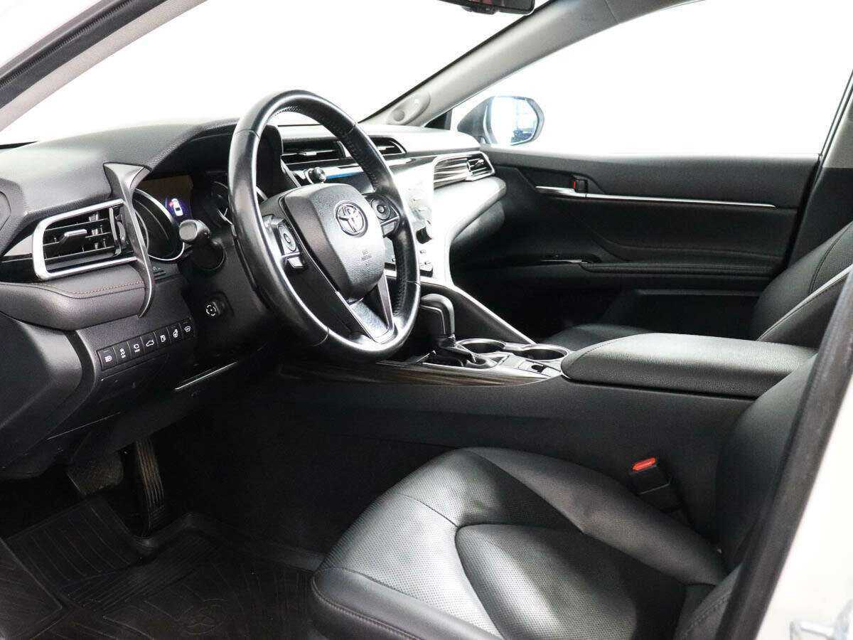 Купить Toyota Camry с пробегом. Фото: #7