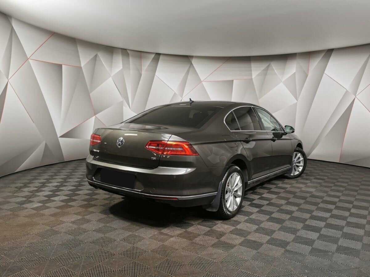 Купить Volkswagen Passat с пробегом. Фото: #1