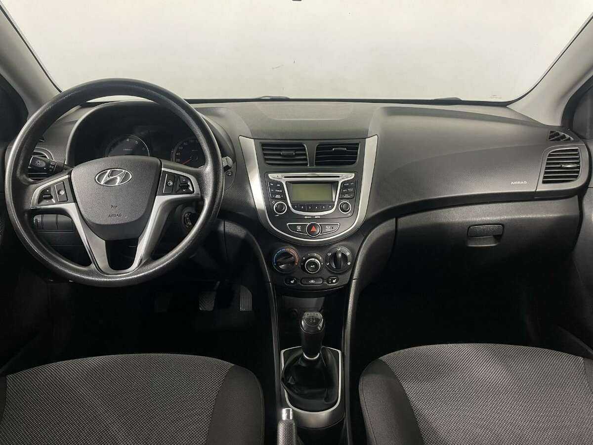 Купить Hyundai Solaris с пробегом. Фото: #6