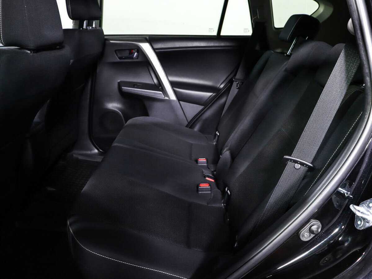 Купить Toyota RAV4 с пробегом. Фото: #9