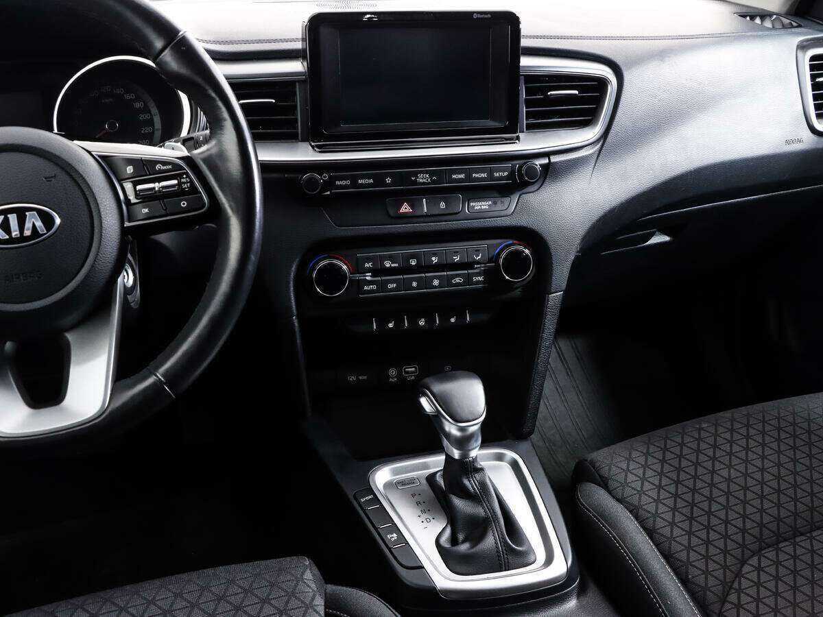 Купить Kia Ceed с пробегом. Фото: #10