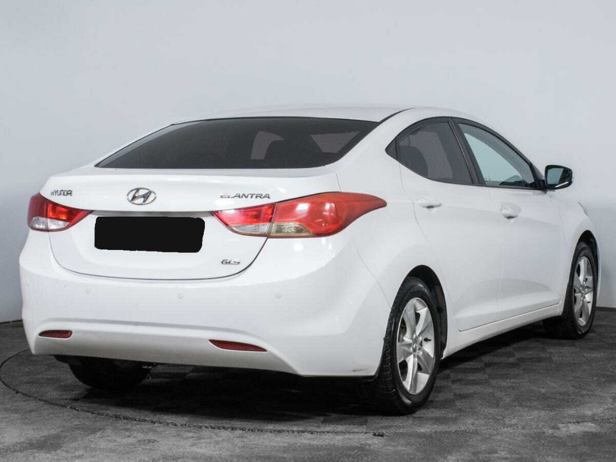 Купить Hyundai Elantra с пробегом. Фото: #4