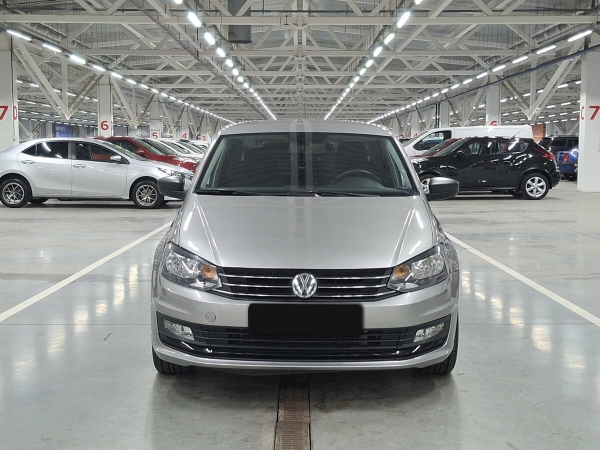 Купить Volkswagen Polo с пробегом. Фото: #1