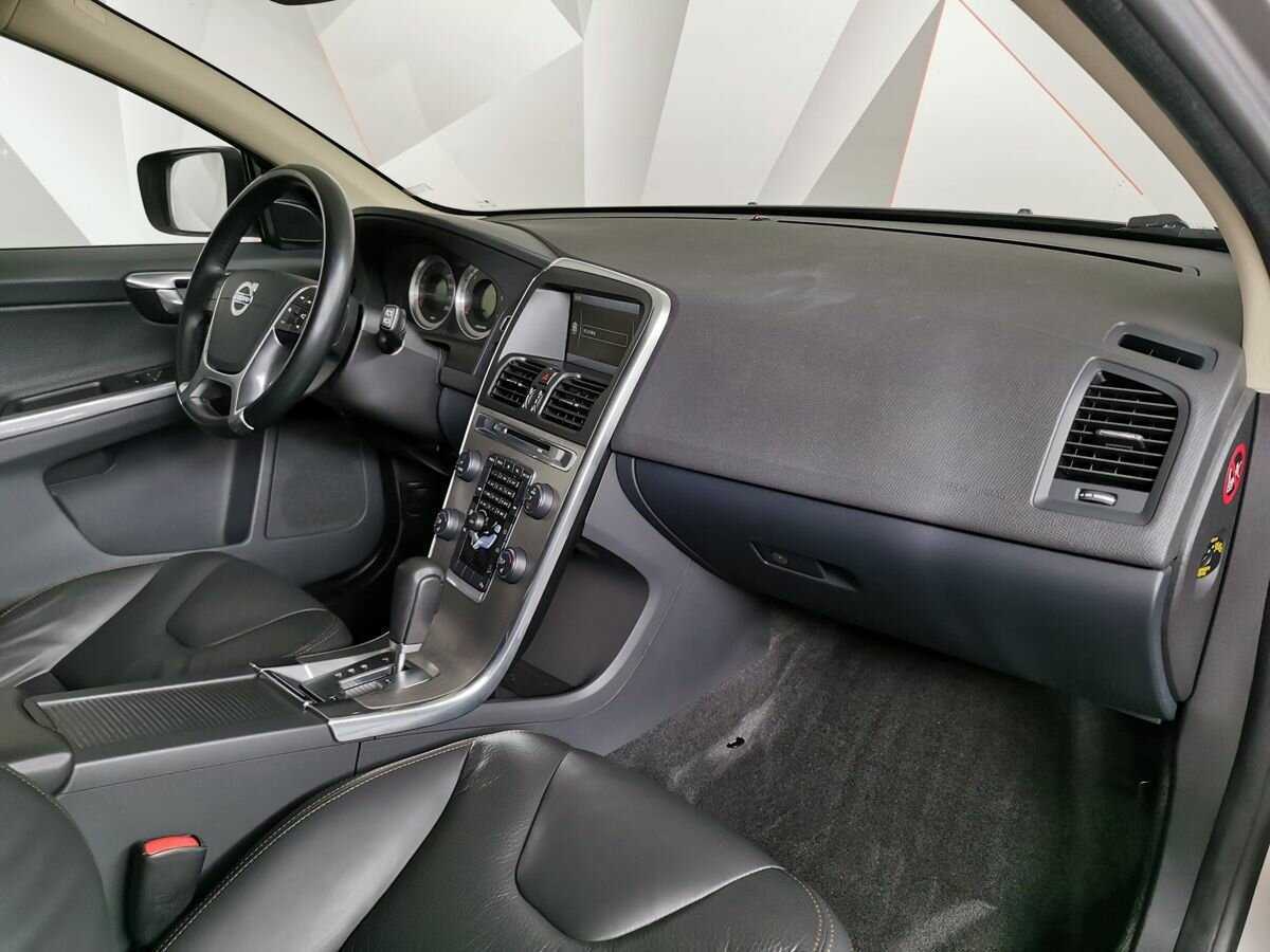 Купить Volvo XC60 с пробегом. Фото: #8