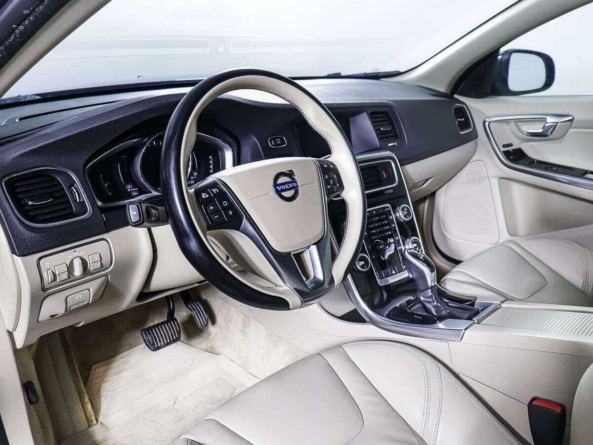 Купить Volvo S60 с пробегом. Фото: #12