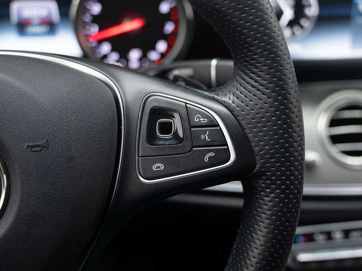 Купить Mercedes-Benz E-Класс с пробегом. Фото: #25