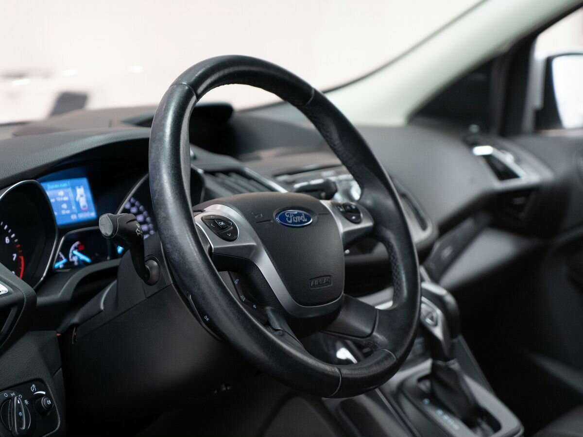 Купить Ford Kuga с пробегом. Фото: #4