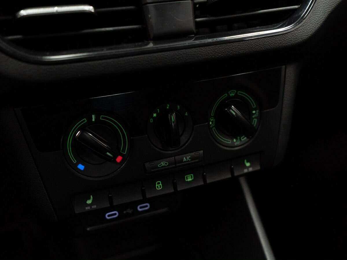 Купить Skoda Rapid с пробегом. Фото: #11