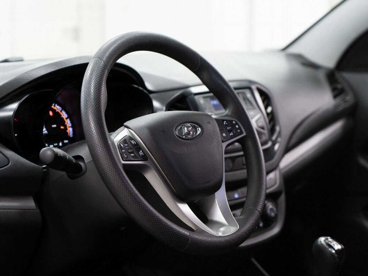 Купить Lada (ВАЗ) Vesta с пробегом. Фото: #4