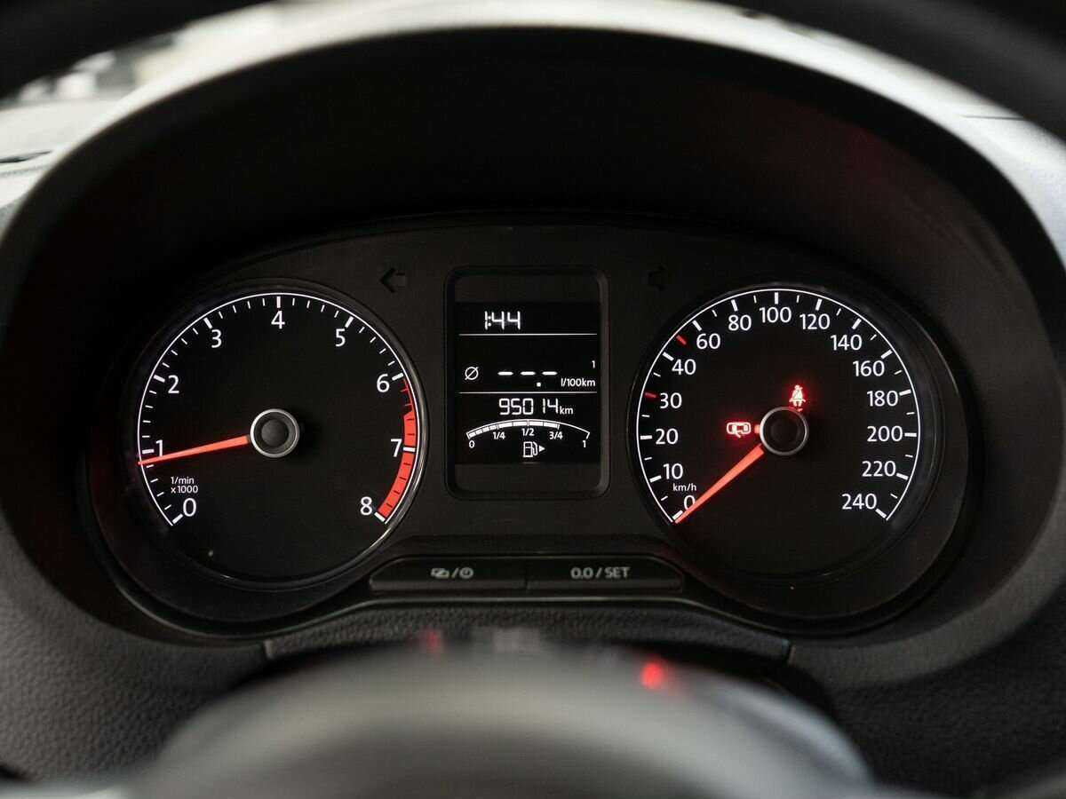 Купить Volkswagen Polo с пробегом. Фото: #9