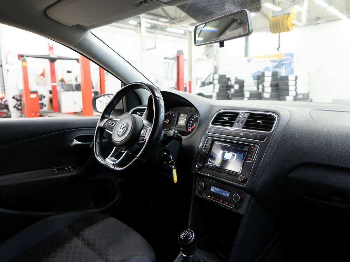 Купить Volkswagen Polo с пробегом. Фото: #16