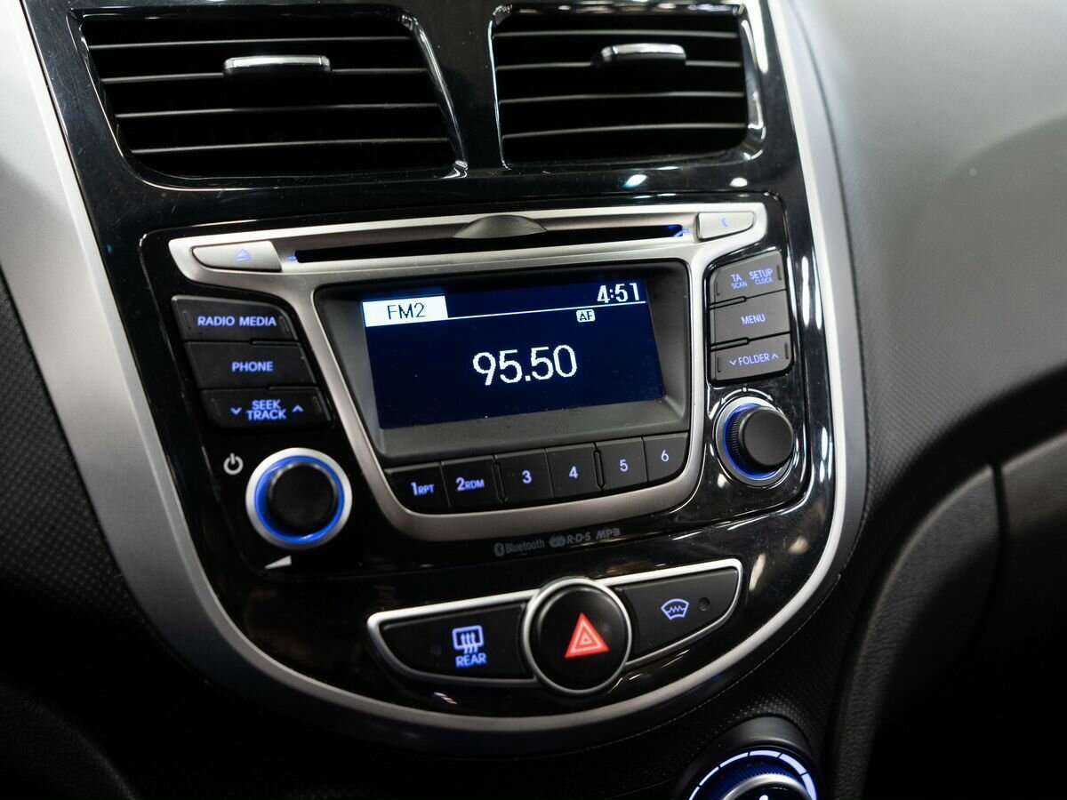 Купить Hyundai Solaris с пробегом. Фото: #9