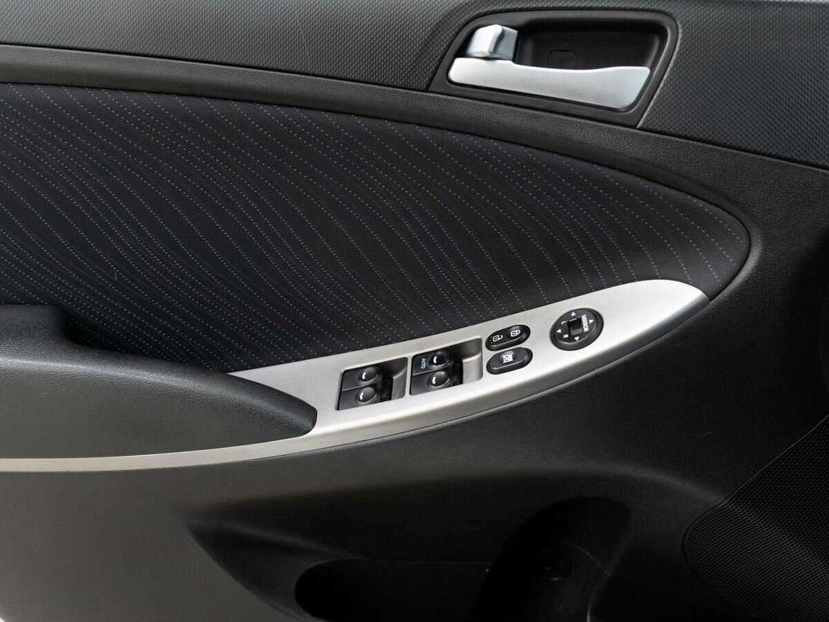 Купить Hyundai Solaris с пробегом. Фото: #14